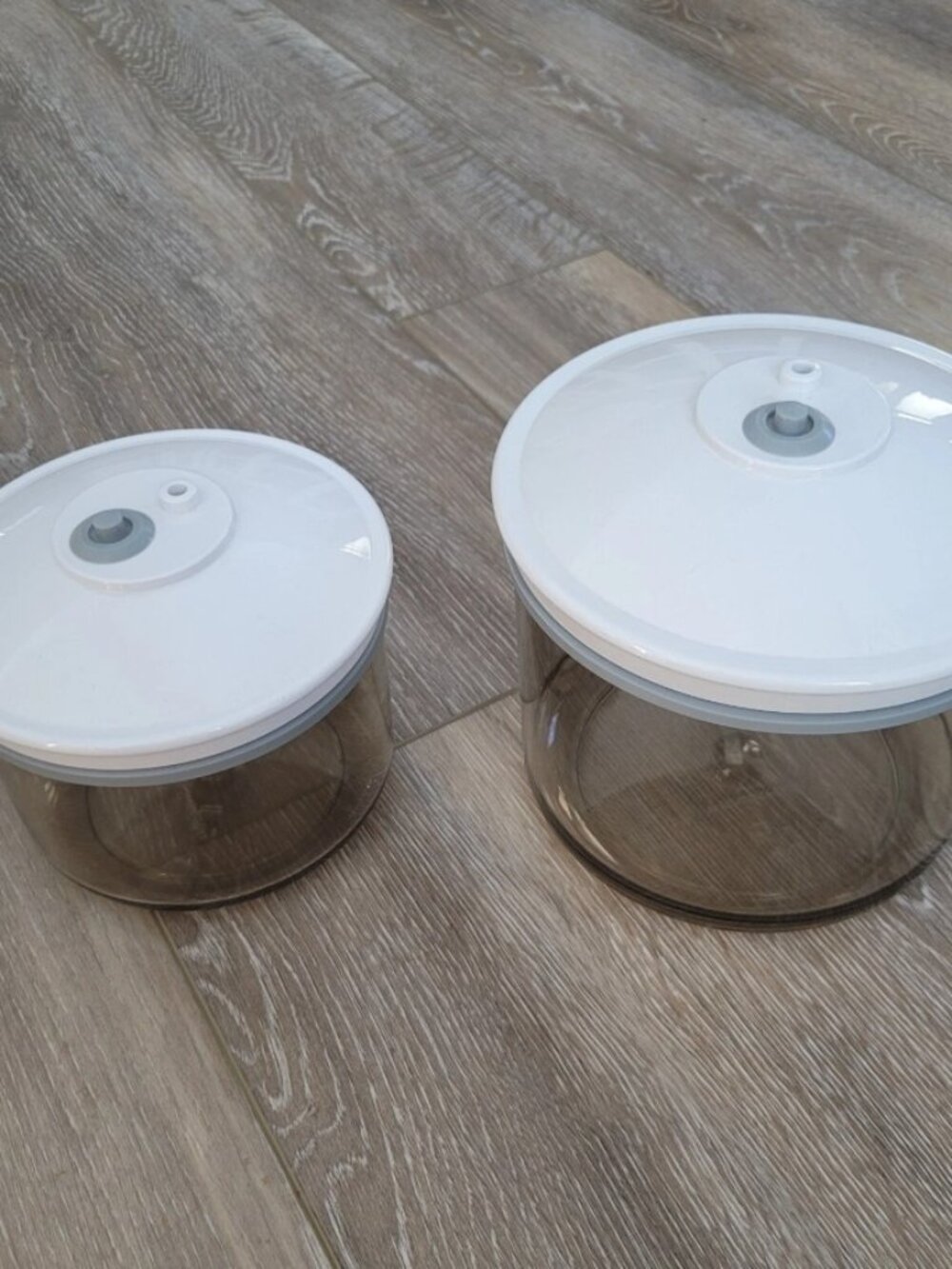 2 Foodsaver Snail Vacuum Container Storage Canisters Snail 25 OZ, 50 OZ